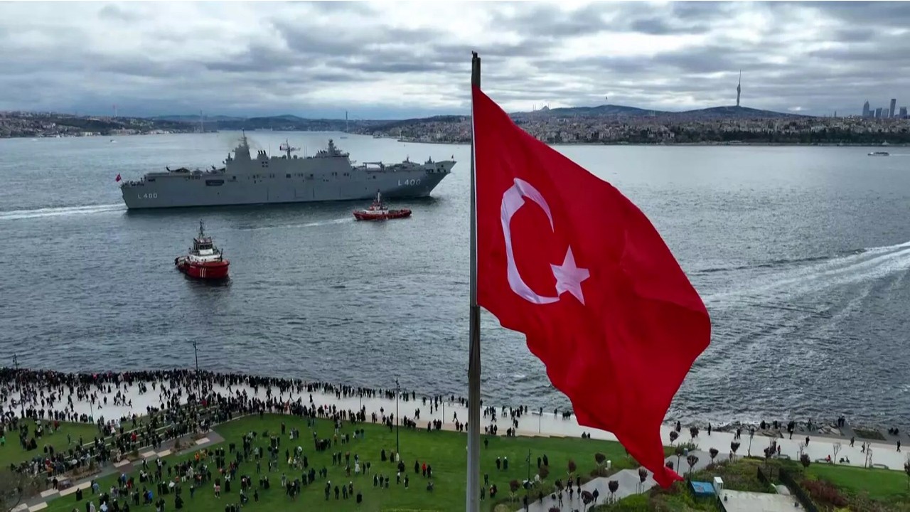 Tcg Anadolu Stanbul Bo Az Nda