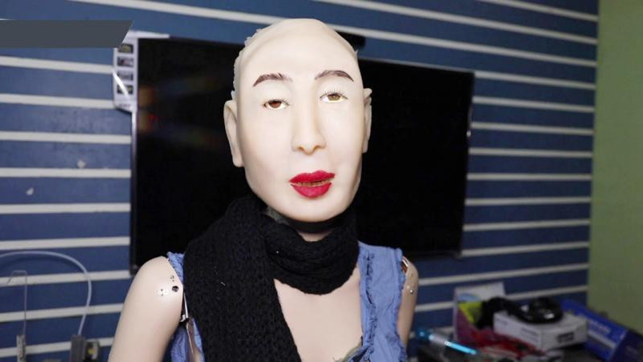 Robot Rassmi Dünyanın ilk Hindu insansı robotu: Raşmi