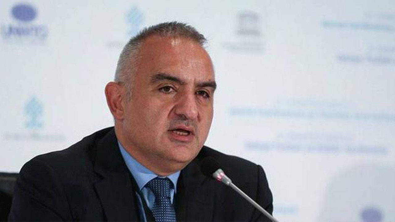 Bakan Ersoy: İBB Başkanı'ndan bir ricam var, AKM'nin ortasındaki binayı taşıyın