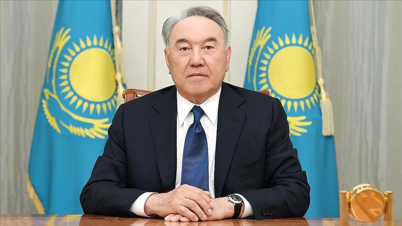 Nazarbayev'den Tokayev'e destek çağrısı