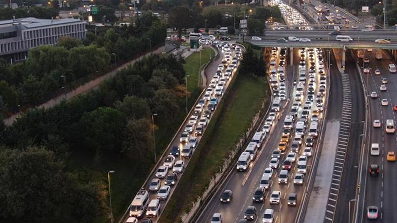 İstanbul'da ilk iş gününde trafik yoğunluğu