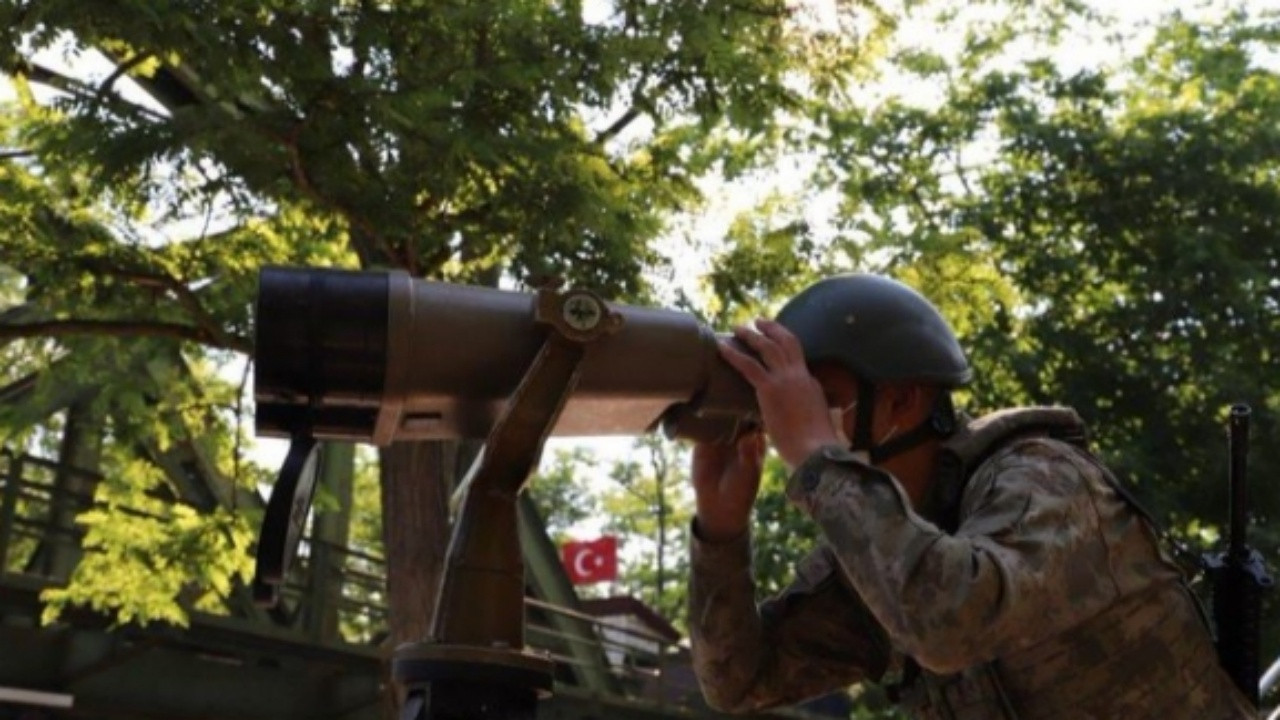 Yunanistan'a kaçmaya çalışan 5'i terörist 8 kişi yakalandı