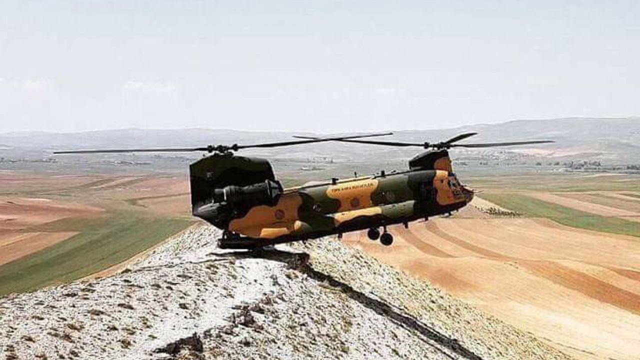 TSK’nın 10 ton su atan Chinook helikopteri göreve başladı