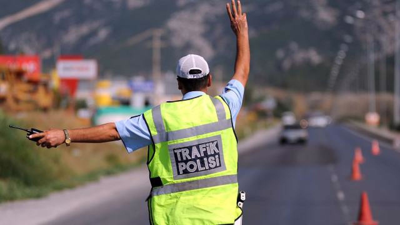 İzmir'de yarın bazı yollar trafiğe kapanacak, izmir haberleri, izmir trafik, izmir'in kurtuluşu, izmir'deki 100. yıl kutlamaları, izmir emniyet müdürlüğü