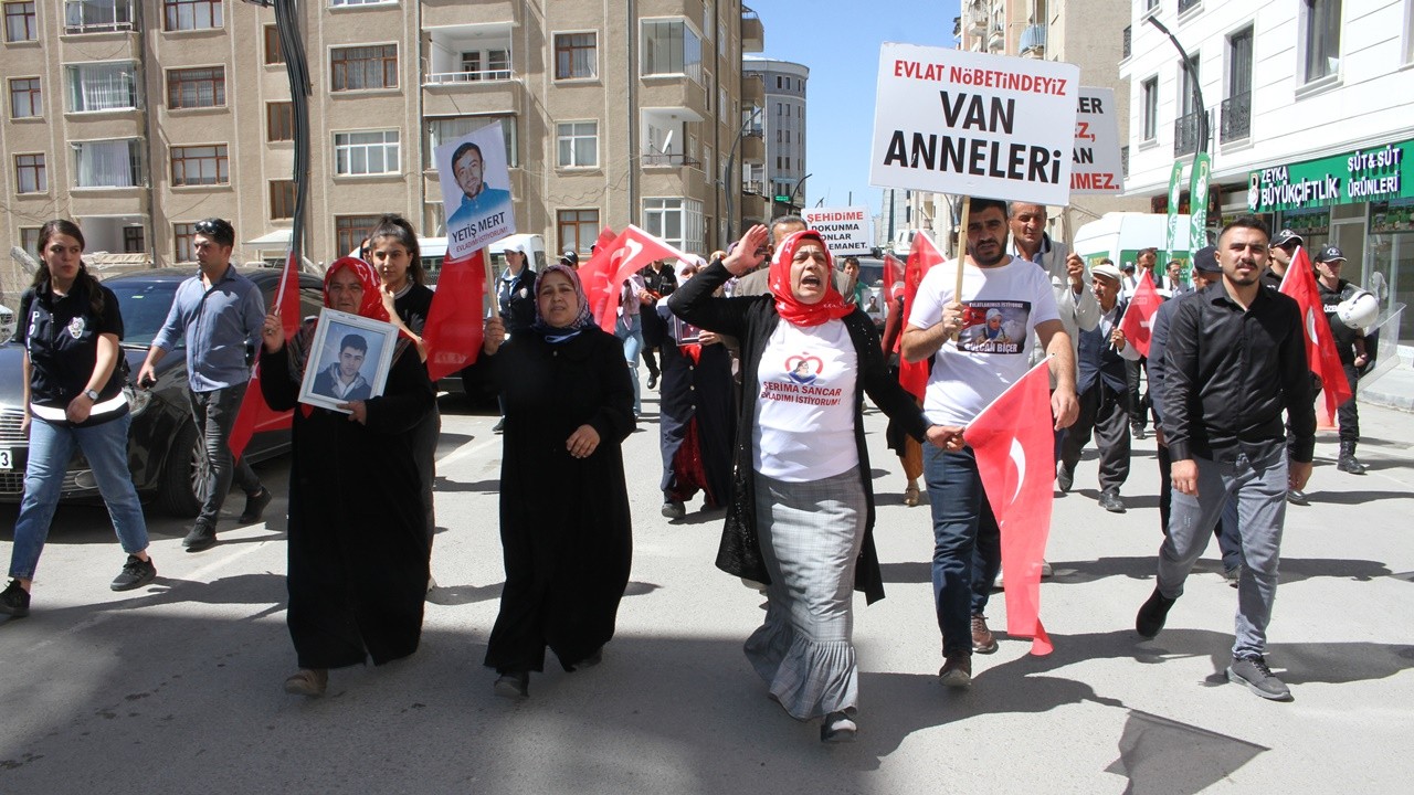 Vanlı annelerden 'HDP'ye bakanlık' tepkisi