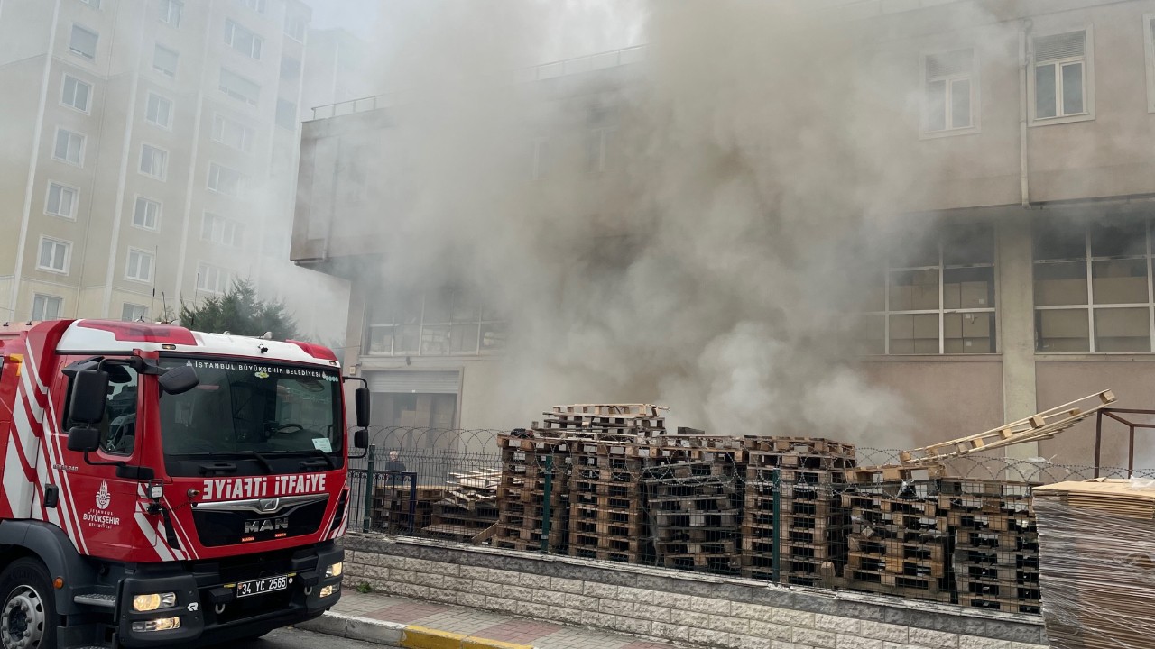 Beylikdüzü’nde korkutan yangın