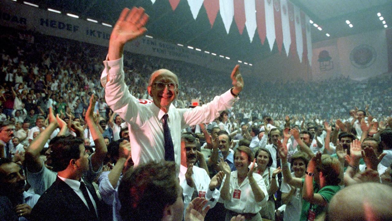 Erdal İnönü'nün vefatının üzerinden 15 yıl geçti! Unutulmaz fotoğraflar