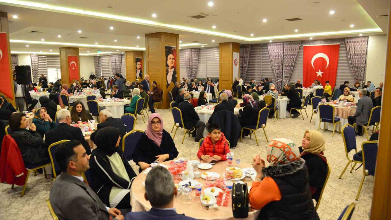 Kırşehir’de şehit aileleri depremzedelerle bir araya geldi