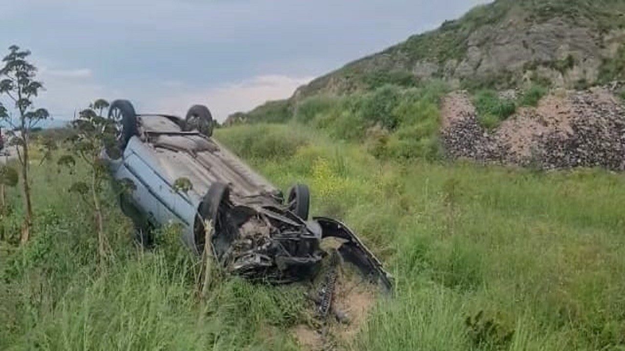 Erdek'te korkunç kaza! Araç takla attı