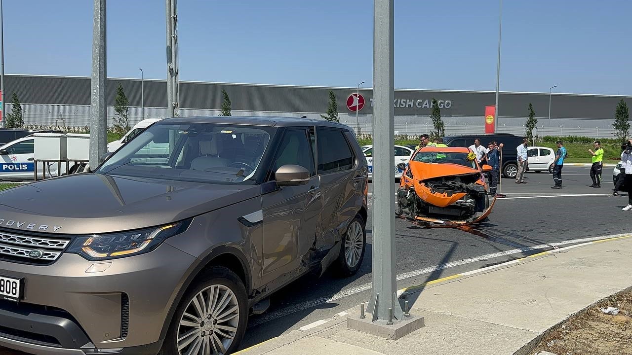 İstanbul Havalimanı’nda kaza! Araçlar kullanılamaz hale geldi
