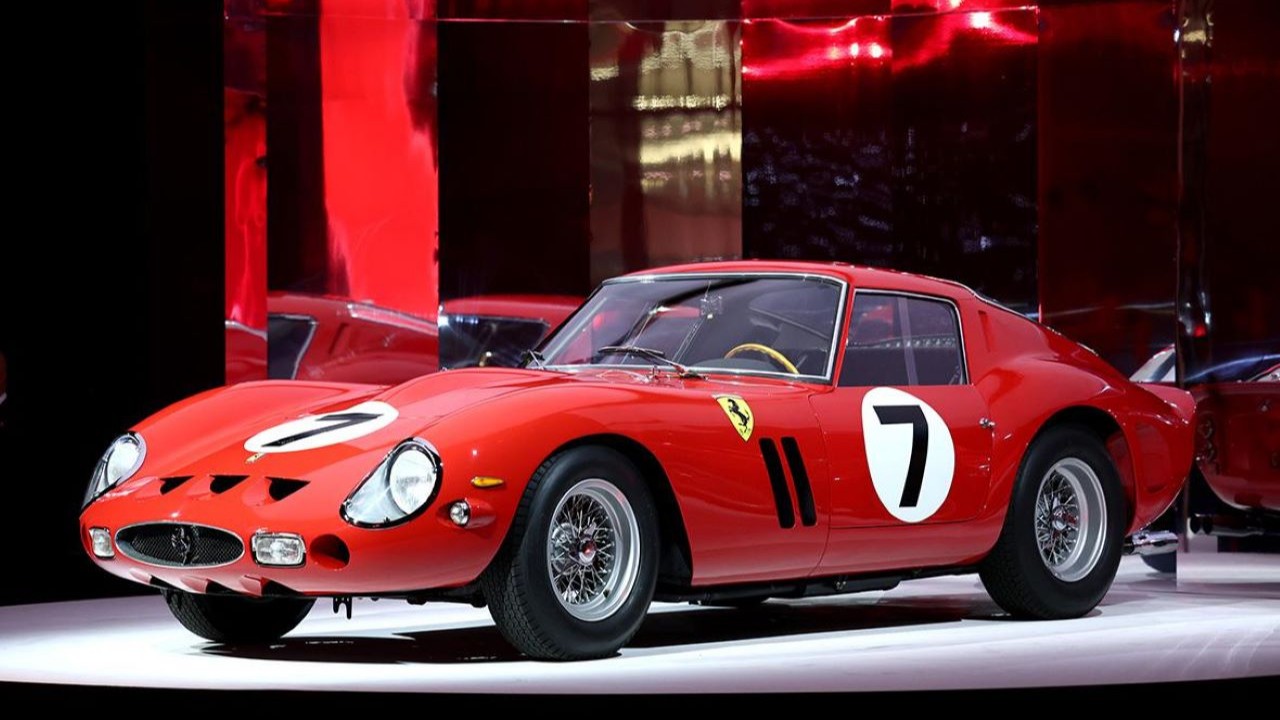 62 model Ferrari açık artırmada satıldı, fiyatı dudak uçuklattı!