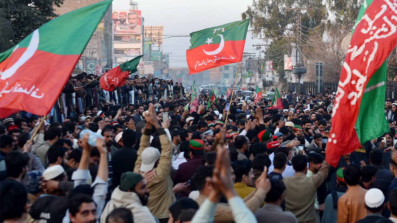 Pakistan'da seçim sonuçları belli oldu!