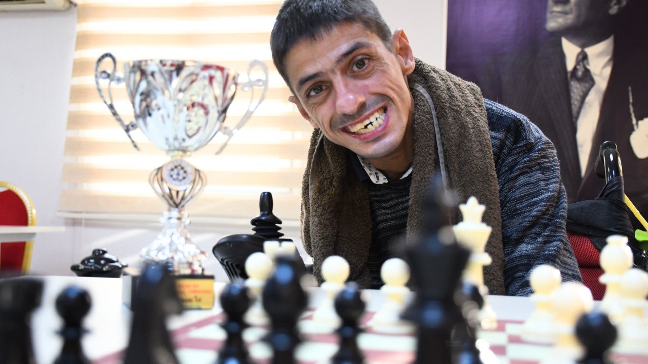 Onur, satrançla hayata bağlandı