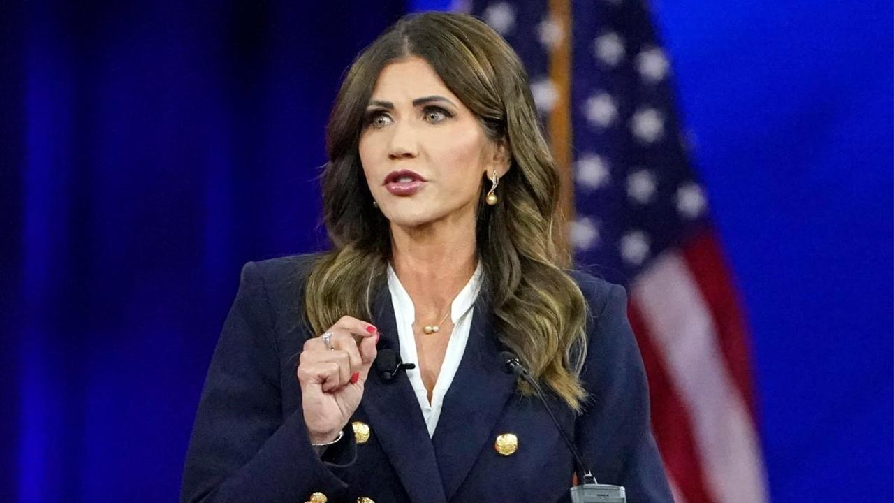 ABD'nin İç Güvenlik Bakanı Noem görevinden ayrılacak! Trump duyurdu