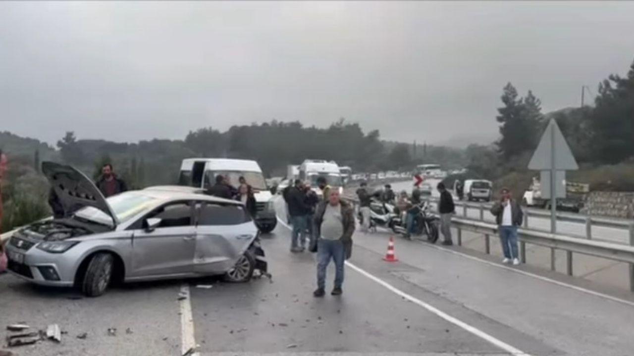 Aydın Söke'de iki otomobil çarpıştı: 1 ölü, 2 yaralı