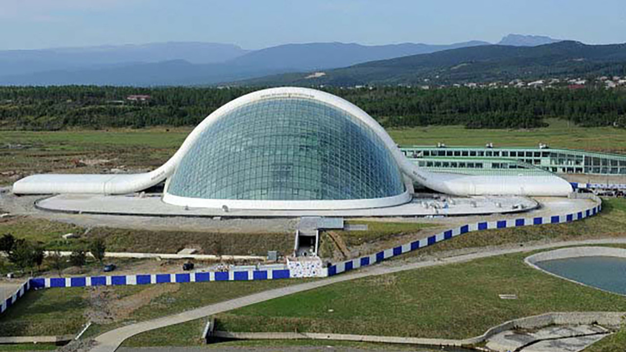 Gürcistan'da 49 muhalifin milletvekillikleri düşürüldü