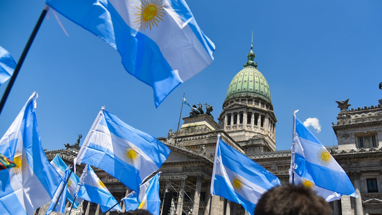 Arjantin'de çocuklar için cinsiyet değiştirme tedavisi yasaklandı