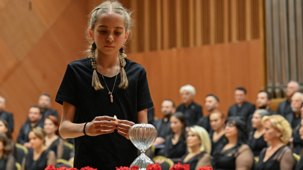 Devlet Çoksesli Çocuk Korosu'ndan 6 Şubat konseri, Çocuklar depremde kaybettiklerimiz için söyledi