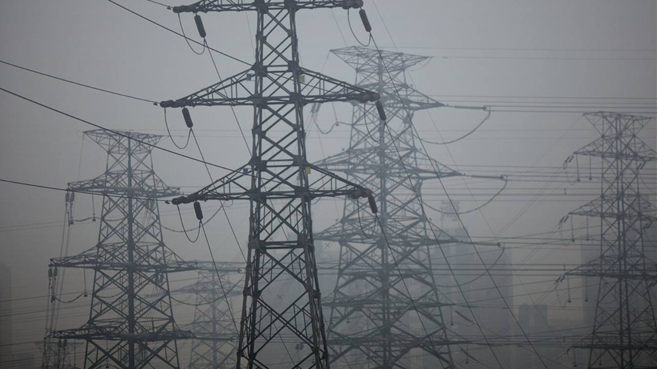 Baltık ülkeleri, Rusya ve Belarus’un ortak elektrik sisteminden ayrıldı