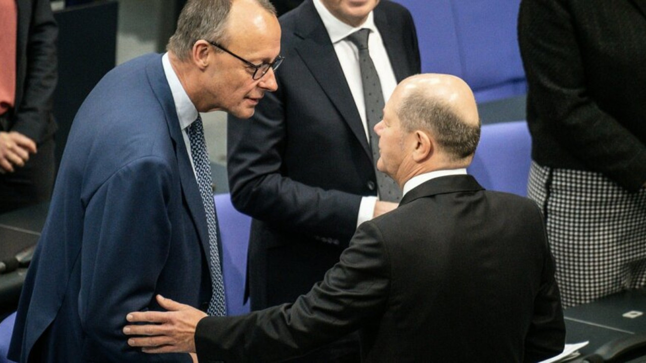 Almanya'da İKİ aday televizyonda tartıştı