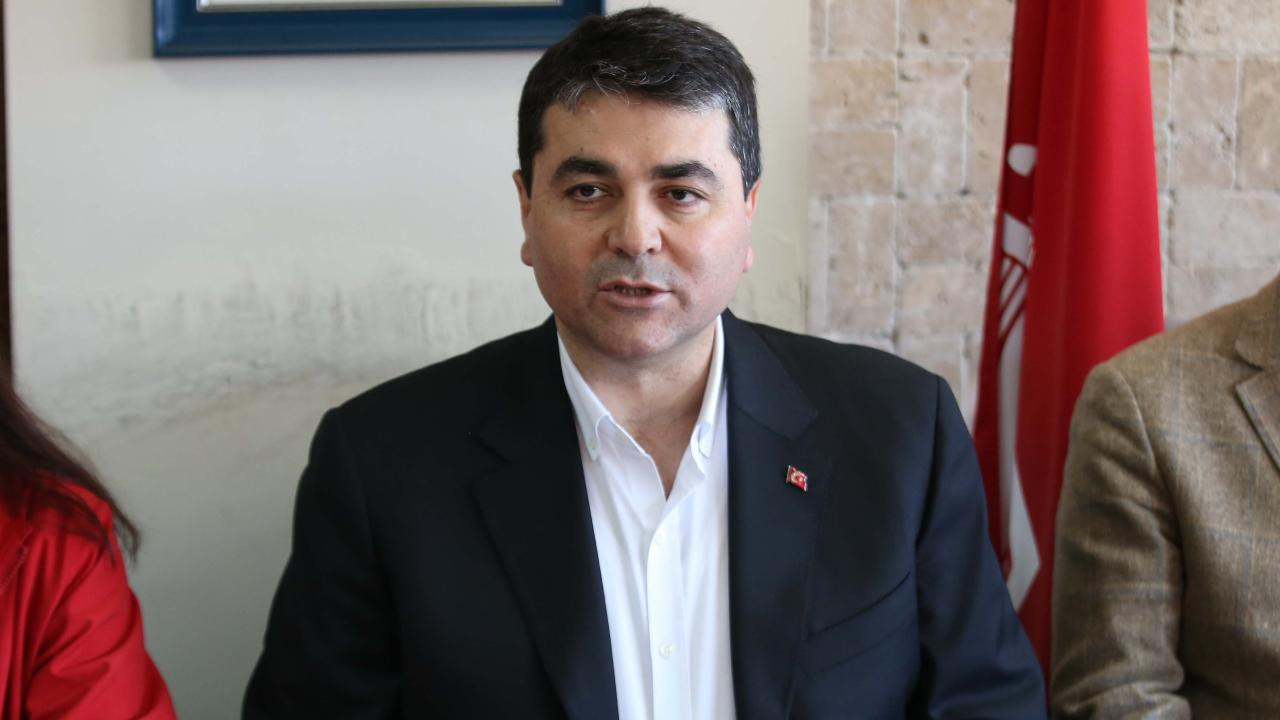 Demokrat Parti Genel Başkanı Gültekin Uysal, Cumhurbaşkanı adaylığını açıkladı