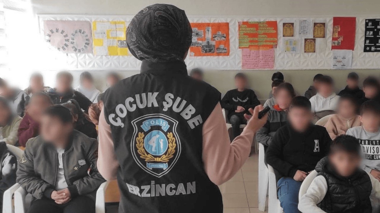 Erzincan emniyeti öğrencileri bilgilendiriyor