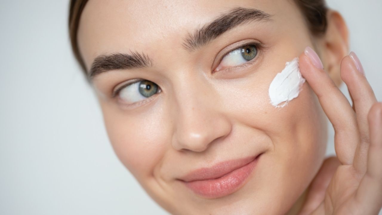 Doğru nemlendirici nasıl seçilir? Dermatoloji uzmanı tüm ayrıntıları açıkladı!