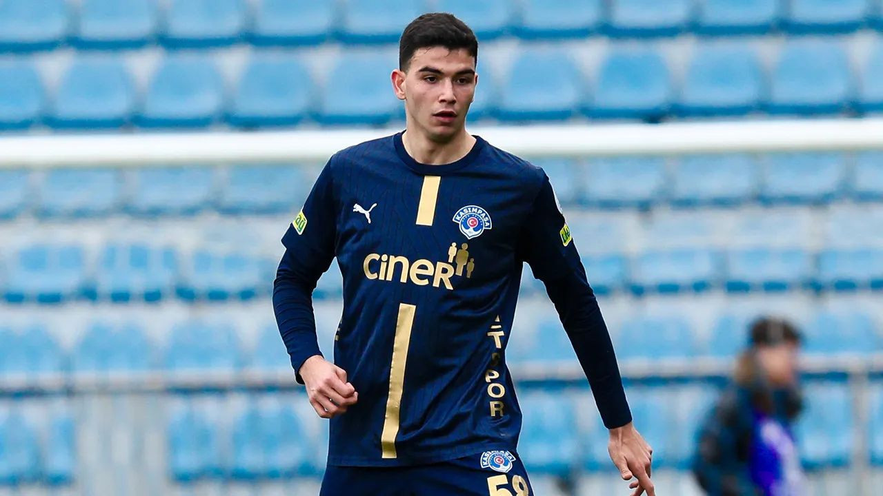 Okul bahçesinden Premier Lig'e! Aston Villa'ya transfer olan Yasin Özcan'ın hikayesi