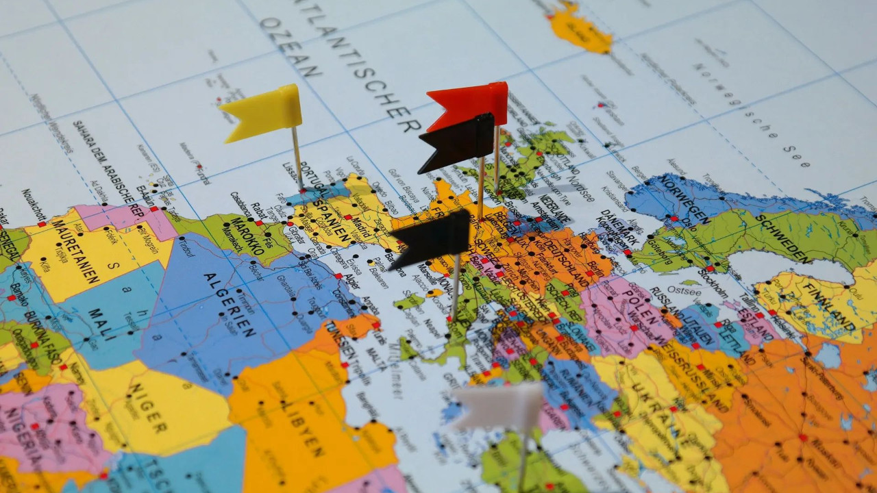 9. sınıf öğrencisi dünyanın tüm başkentlerini ve başkanlarını ezbere biliyor