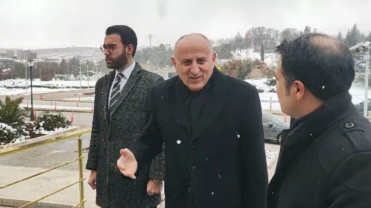 Dursun Çiçek adaylık imzası toplamak için Meclis'e geldi