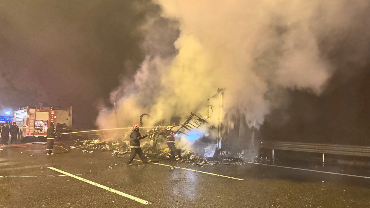 Kuzey Marmara Otoyolu'nda yangın! Trafik tek şeride düştü