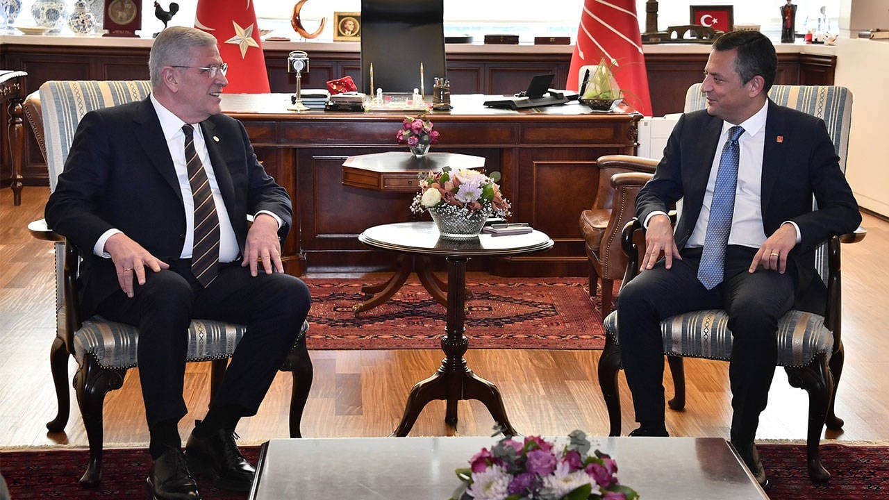 Özgür Özel, CHP'nin meclise soktuğu AK Parti'ye geçen isimlerle ilgili konuştu: Transfer bedeli