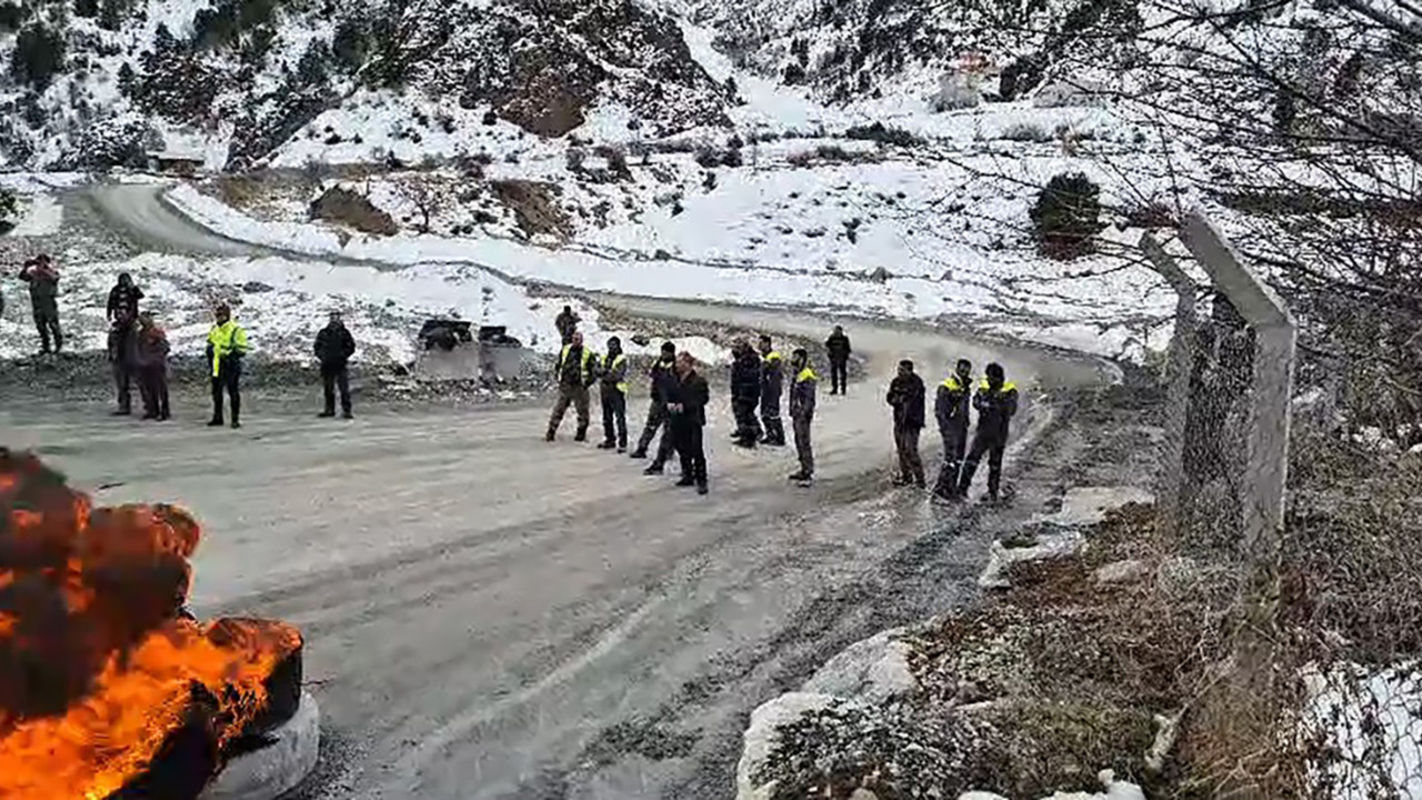 Niğde Ulukışla'da işçiler ayağa kalktı! Şantiye girişini kapattılar...