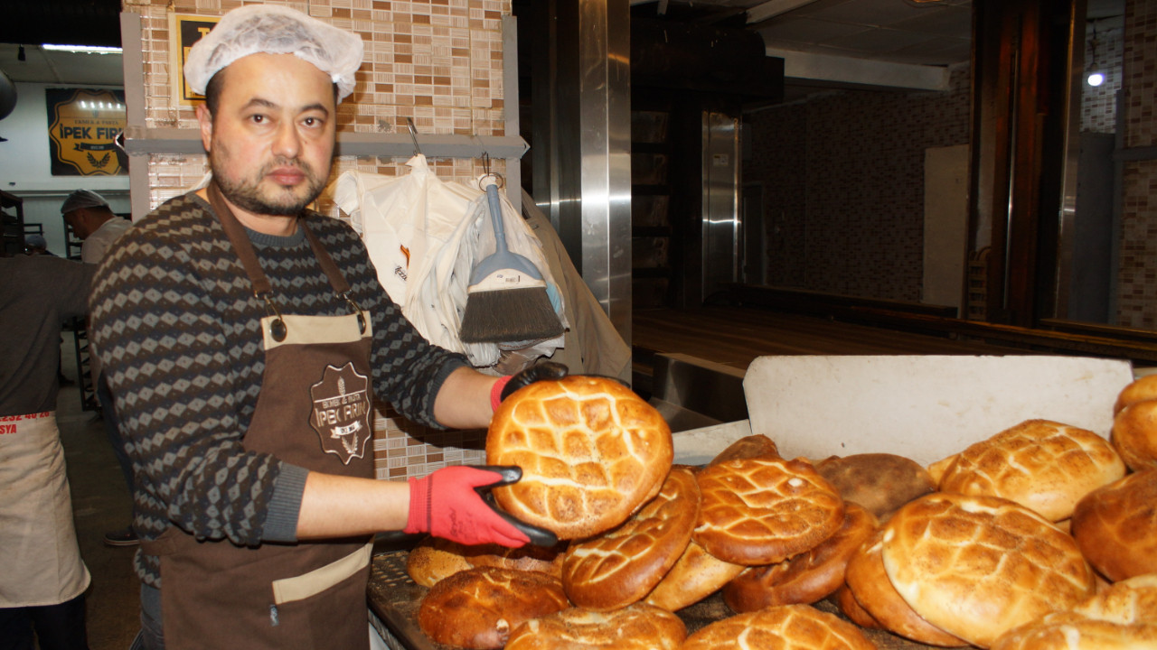 Ekşi maya ve sütle yapılan pideye talep artıyor