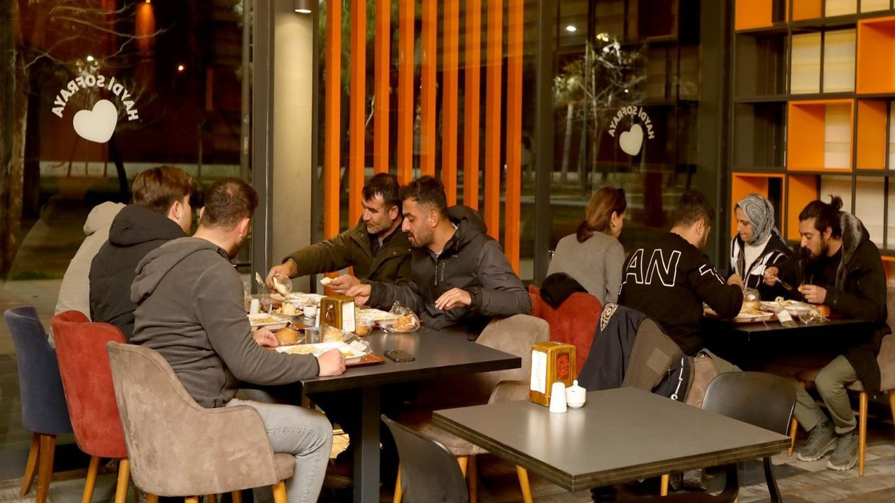 Gaziantep'te iftarın adresi belli oldu: 40 TL'den satılıyor