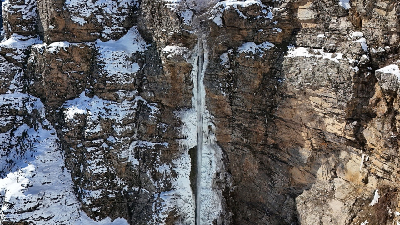 Bitlis’in Mutki ilçesinde bulunuyor! Adeta bir inci gibi parlıyor
