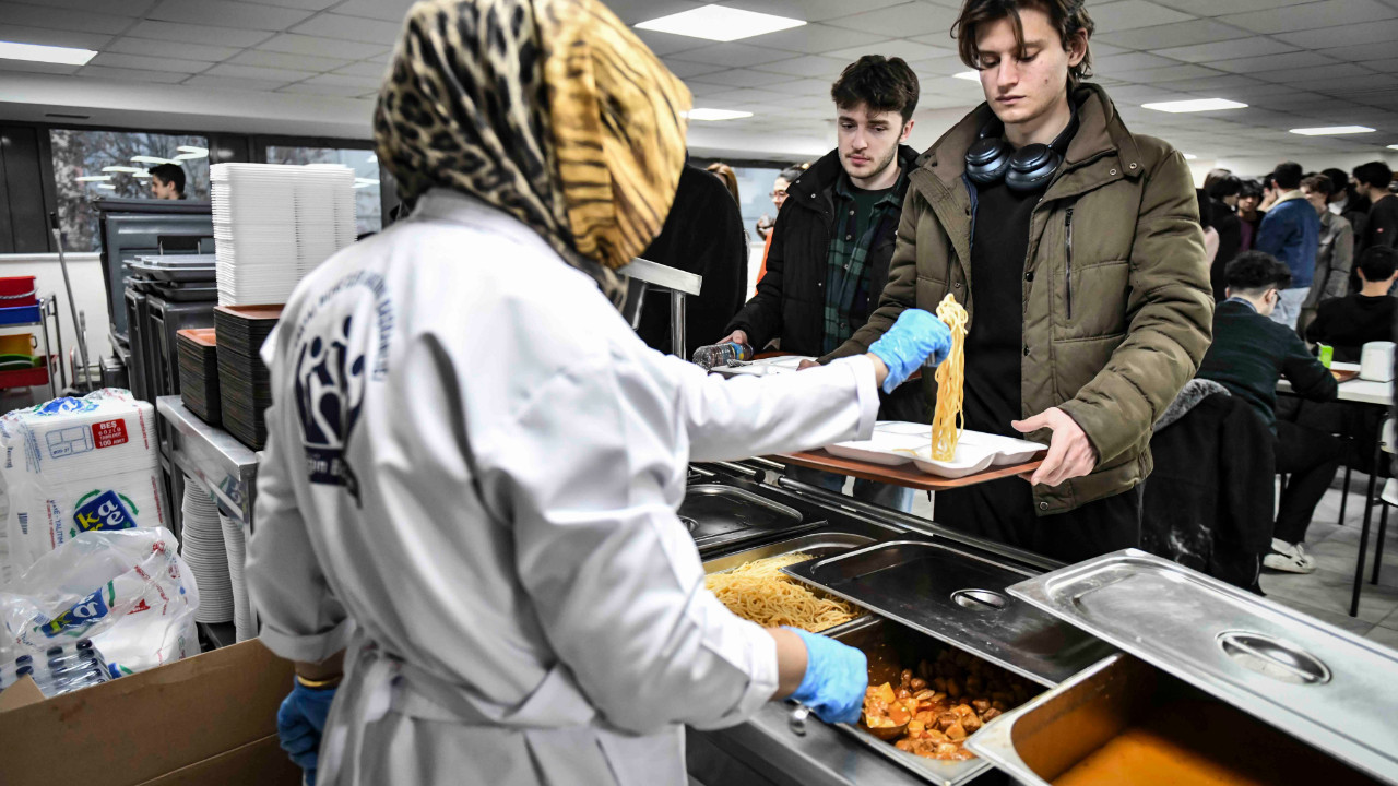 Her cuma para alınmadan dağıtılıyor! Türkiye'de örnek uygulama Ankara'da başladı