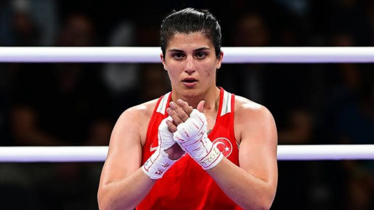 Busenaz Sürmeneli finale yükseldi! Üçüncü kez şampiyonluk maçına çıkacak