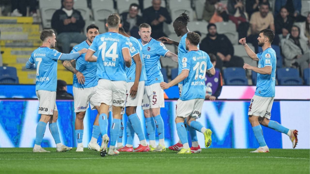 Trabzonspor 3 puanı 3 golle aldı! Bordo-mavililer, RAMS Başakşehir'i mağlup etmeyi başardı