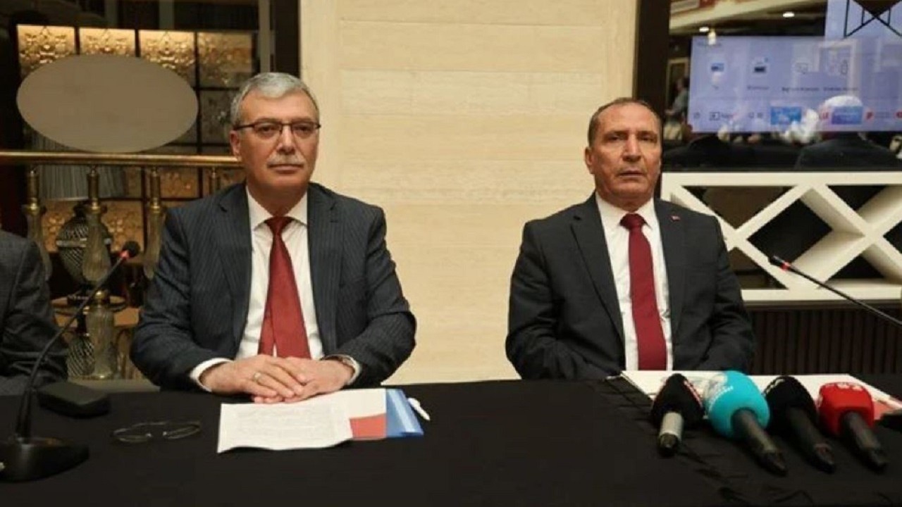 Yeniden Refah'ta 'Konya' krizi! Belediye başkanları isyan ederek istifa etti! Emirgazi ve Çumra'da istifa! Mesut Mertcan ve Mehmet Aydın istifa etti!