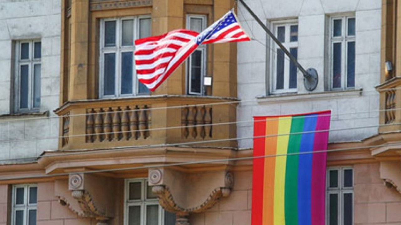 ABD’de kamu binalarında LGBT bayrağına yasaklama