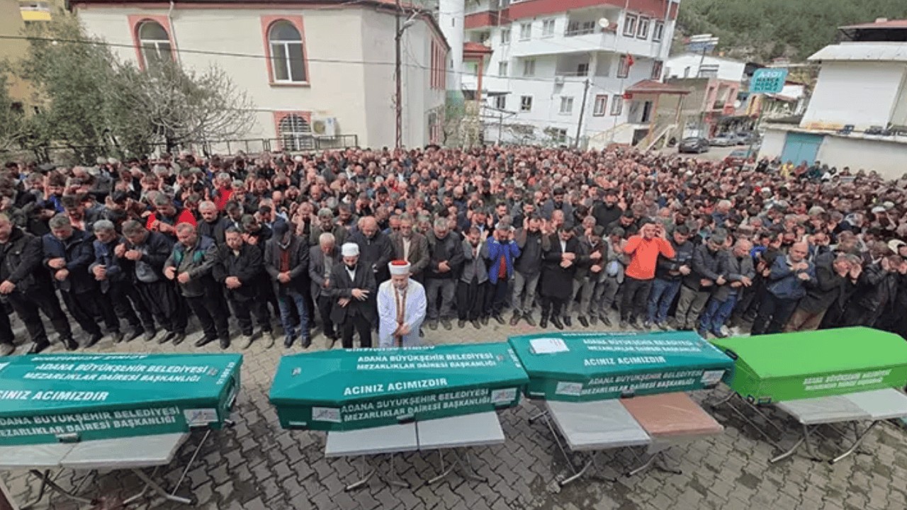 Aile yok oldu: Anne ve üç çocuğu yan yana toprağa verildi