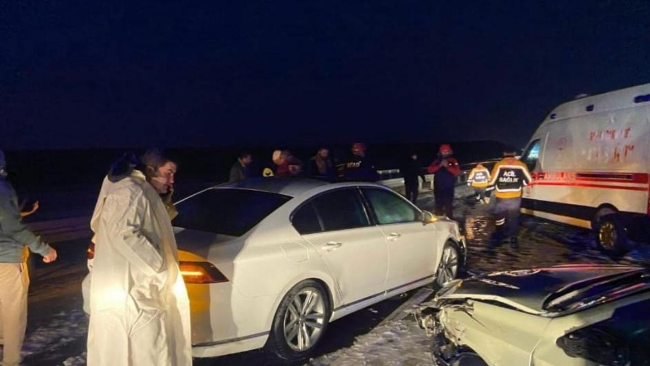 Aksaray'da sağanak faciaya neden oldu! 12 araç çarpıştı çok sayıda yaralı var