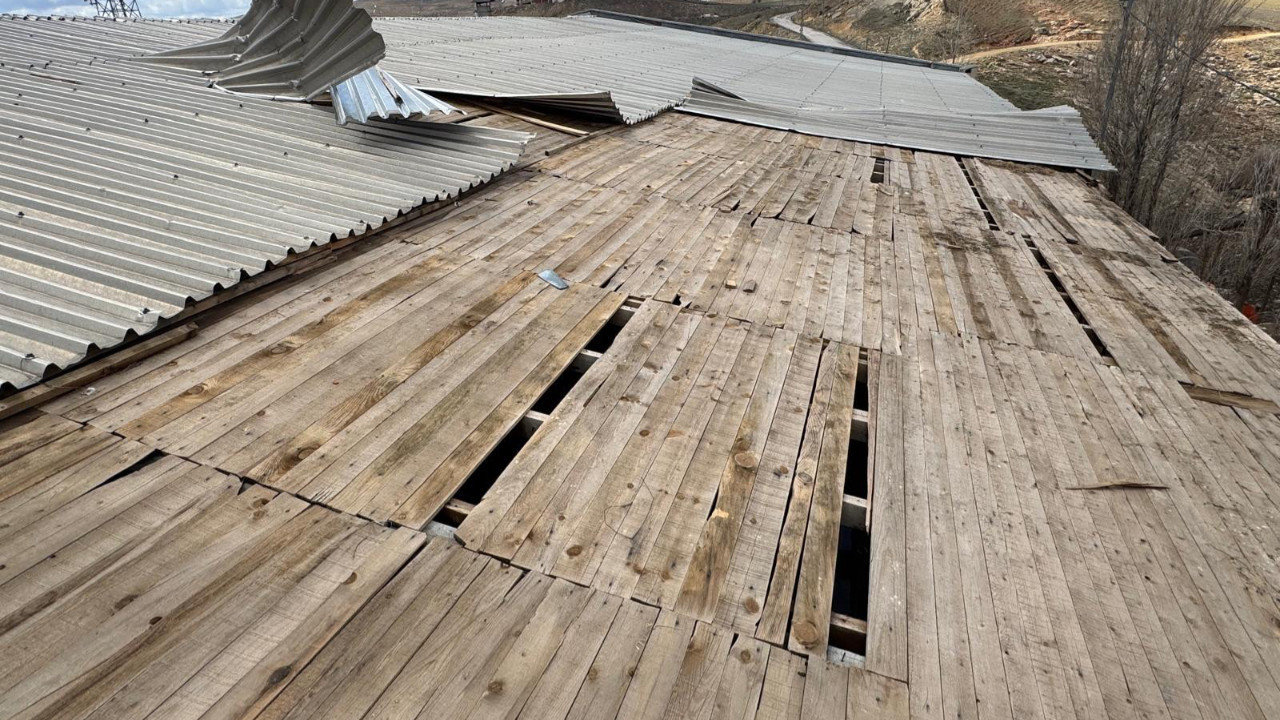 Bayburt'ta kuvvetli rüzgar etkili oluyor