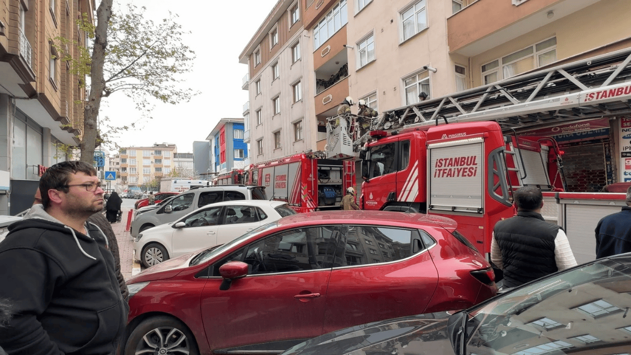 Esenyurt'ta panik: Lokantada çıkan yangında iki işçi kurtarıldı