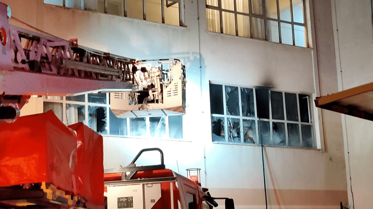 Huzurevi'nde yangın paniği: 17 kişi hastaneye kaldırıldı