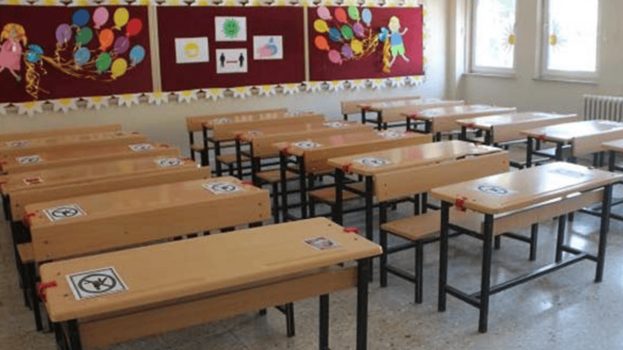 Hakkari'de kuvvetli rüzgar nedeniyle okullar tatil oldu!