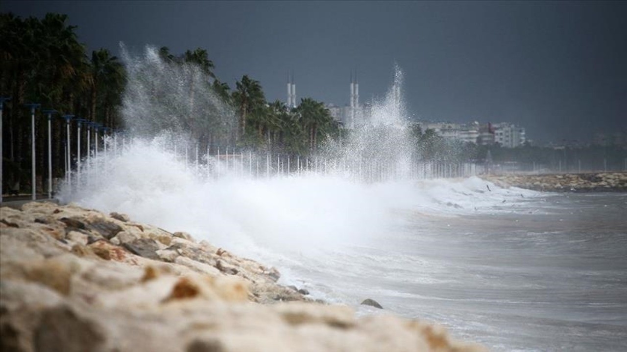 Meteoroloji'den o bölgelere uyarı: Denizlerde fırtına