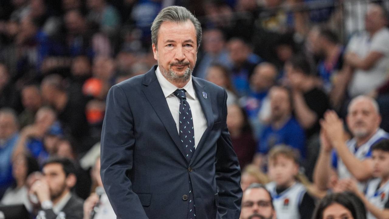 Anadolu Efes Başantrenörü Luca Banchi: 'Anadolu Efes'in en güzel tablosunu yaşattık'
