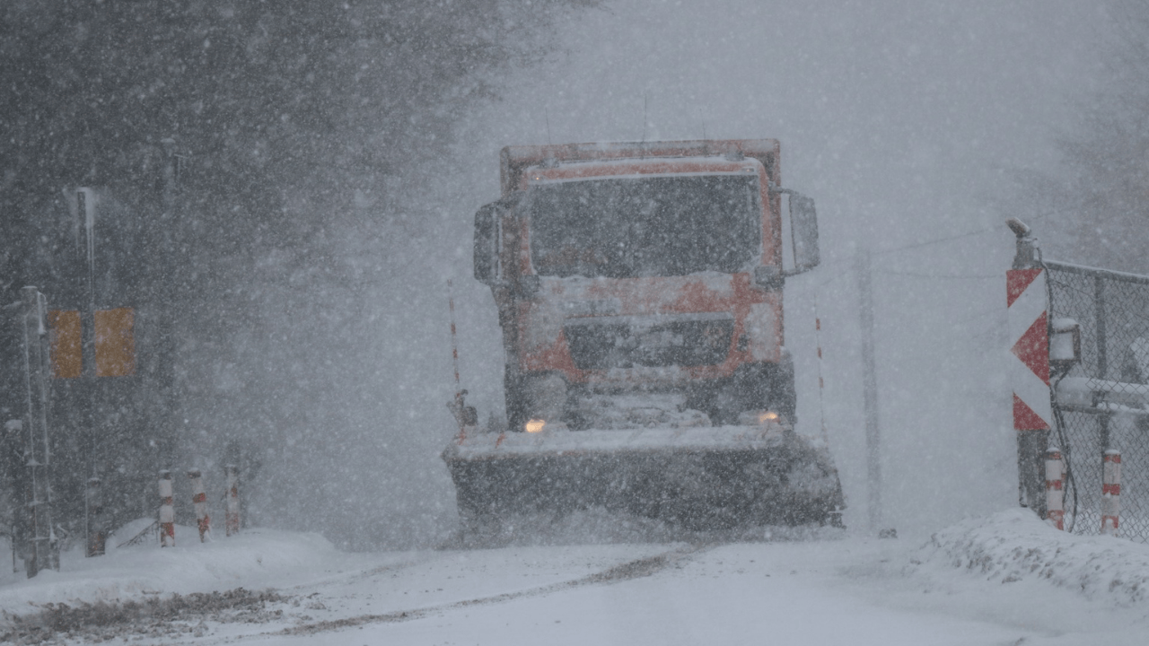 Bolu Dağı'nda kar ve sis: Görüş mesafesi 20 metreye düştü